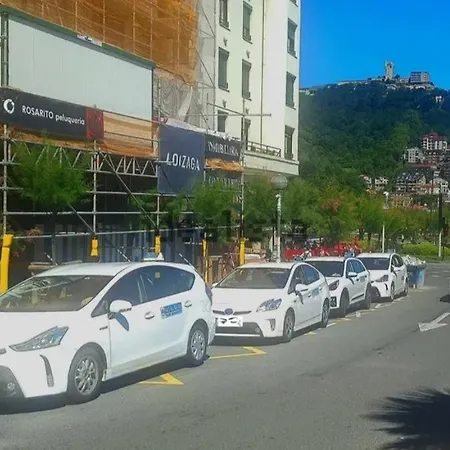 Privadas En Piso Frente A Playa Ondarreta, Bano Compartido Privat bolig San Sebastián