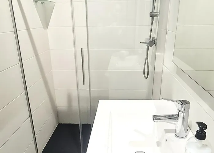 Privadas En Piso Frente A Playa Ondarreta, Bano Compartido Сан-Себастьян