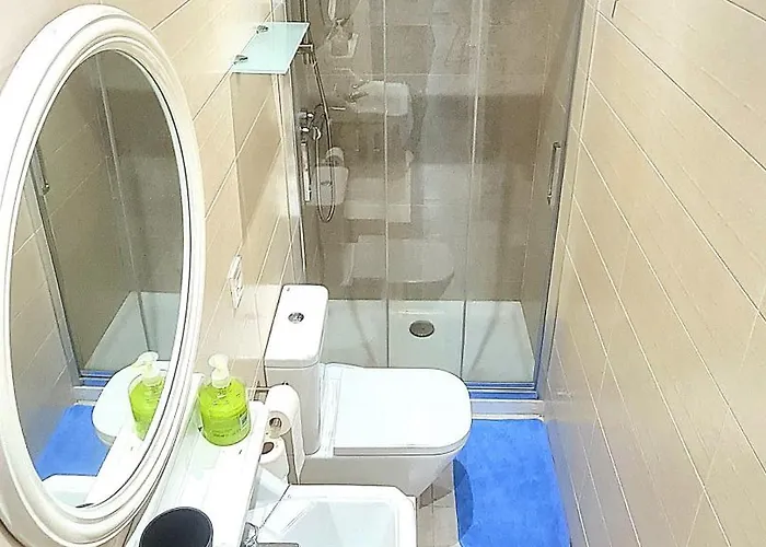 Проживание в семье Privadas En Piso Frente A Playa Ondarreta, Bano Compartido *