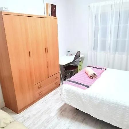 Homestay Privadas En Piso Frente A Playa Ondarreta, Bano Compartido San Sebastian