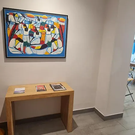 Quarto em Acomodações Particulares Privadas En Piso Frente A Playa Ondarreta, Bano Compartido