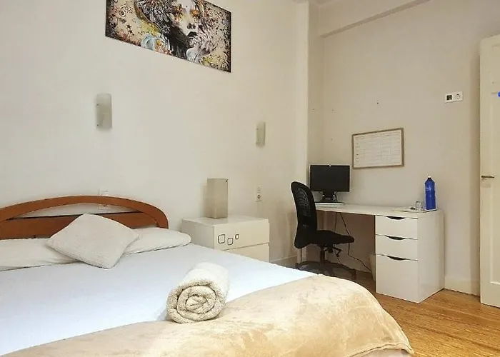 Privadas En Piso Frente A Playa Ondarreta, Bano Compartido Kwatera prywatna *