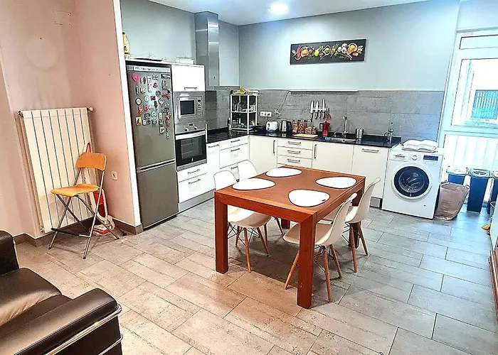 Privadas En Piso Frente A Playa Ondarreta, Bano Compartido