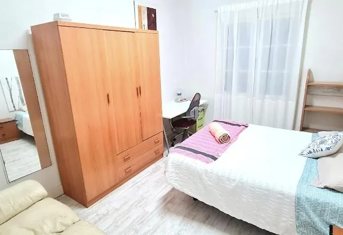 Δωμάτια σε οικογενειακή κατοικία Privadas En Piso Frente A Playa Ondarreta, Bano Compartido Σαν Σεμπαστιάν