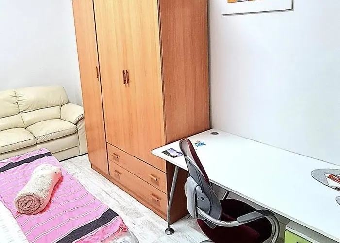 Privadas En Piso Frente A Playa Ondarreta, Bano Compartido * Σαν Σεμπαστιάν